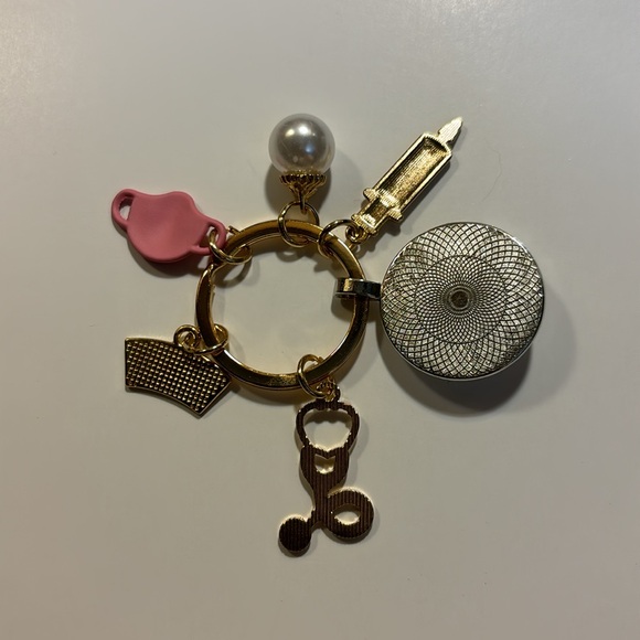 Nurse charm key chain with mask, syringe, stethoscope, vintage nursing hat - Picture 2 of 2